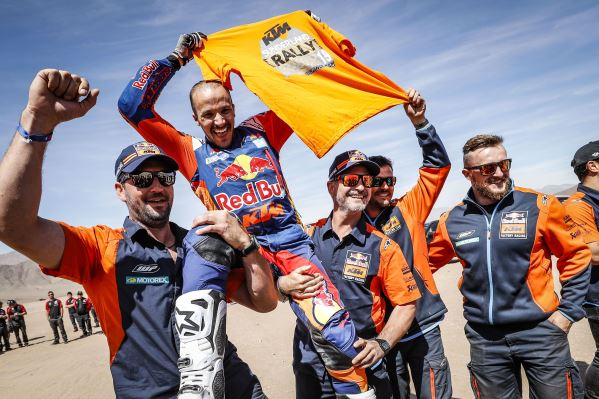 SAM SUNDERLAND Y KTM GANAN EL CAMPEONATO MUNDIAL DE RALLIES CROSS-COUNTRY 2019